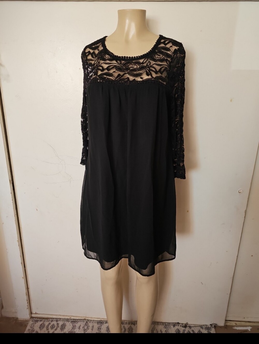 AUW Black Lace Yoke Long Sleeve Dress